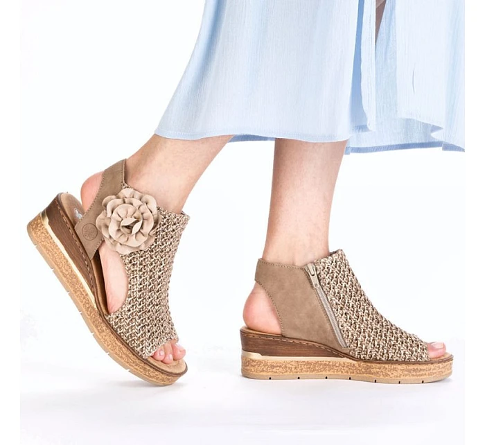 Dámské pohodlné sandály s pletenou platformou béžové Rieker 63791-60 Dámské pohodlné sandály s pletenou platformou béžové Rieker 63791-60