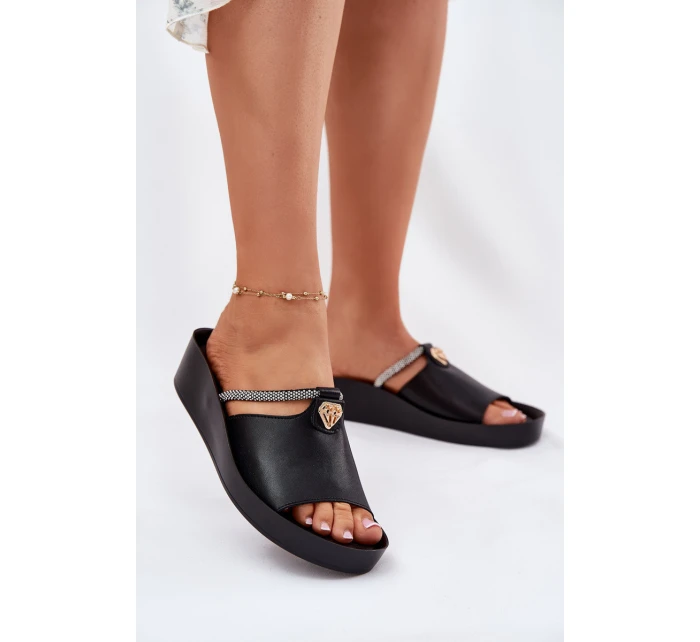 Kožené Dámské Pantofle S Ozdobným Páskem model 21698290 Černé - S.Barski Kožené Dámské Pantofle S Ozdobným Páskem model 21698290 Černé - S.Barski