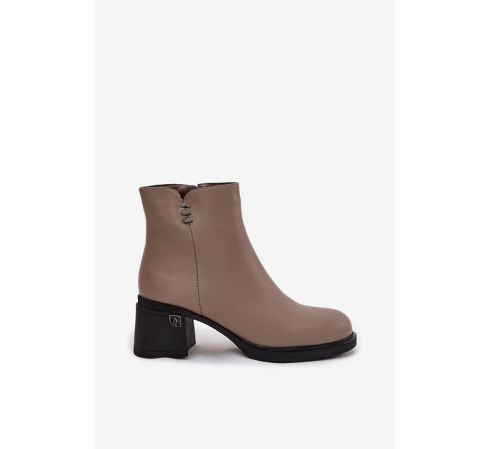 Kožené zateplené dámské kotníkové boty na klínu Vinceza 91159 tmavě béžové Kožené zateplené dámské kotníkové boty na klínu Vinceza 91159 tmavě béžové