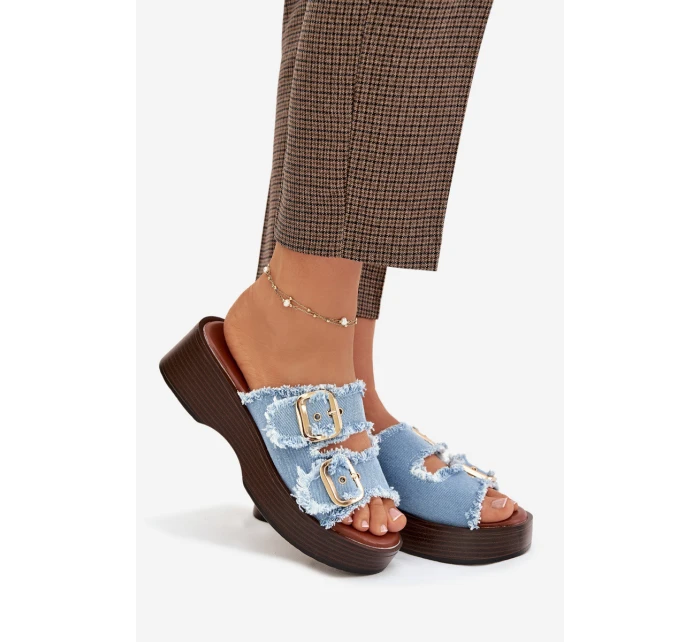 Dámské pantofle na platformě se zlatými sponami modré model 21919118 - Boto Dámské pantofle na platformě se zlatými sponami modré model 21919118 - Boto