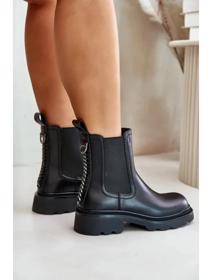 Kožené Kotníkové Boty Chelsea S Ozdobným Řetězem Zateplené D&A Černé Kožené Kotníkové Boty Chelsea S Ozdobným Řetězem Zateplené D&A Černé