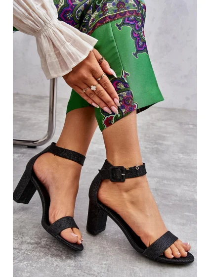 Lesklé sandály na podpatku Černé Maxim Lesklé sandály na podpatku Černé Maxim