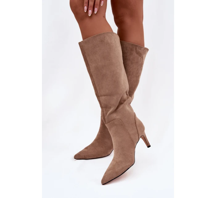 Dámské kozačky na podpatku zateplené z eco semiše tmavě béžové Arelisse Dámské kozačky na podpatku zateplené z eco semiše tmavě béžové Arelisse