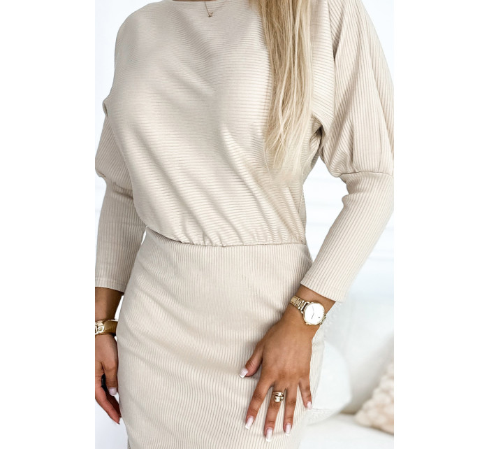 LARA - Béžové dámské žebrované šaty se stahovacími lemy na rukávech 399-3