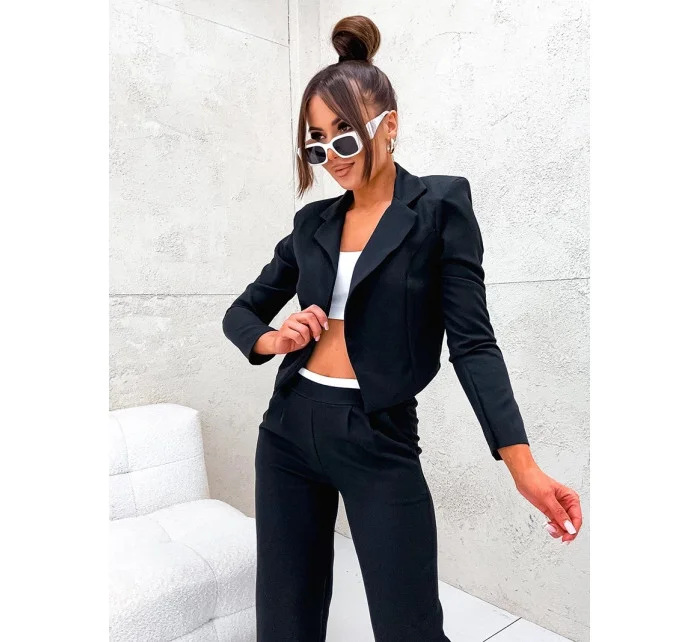 Černý dámský komplet krátké sako a široké kalhoty model 20119919 - Moon Černý dámský komplet krátké sako a široké kalhoty model 20119919 - Moon