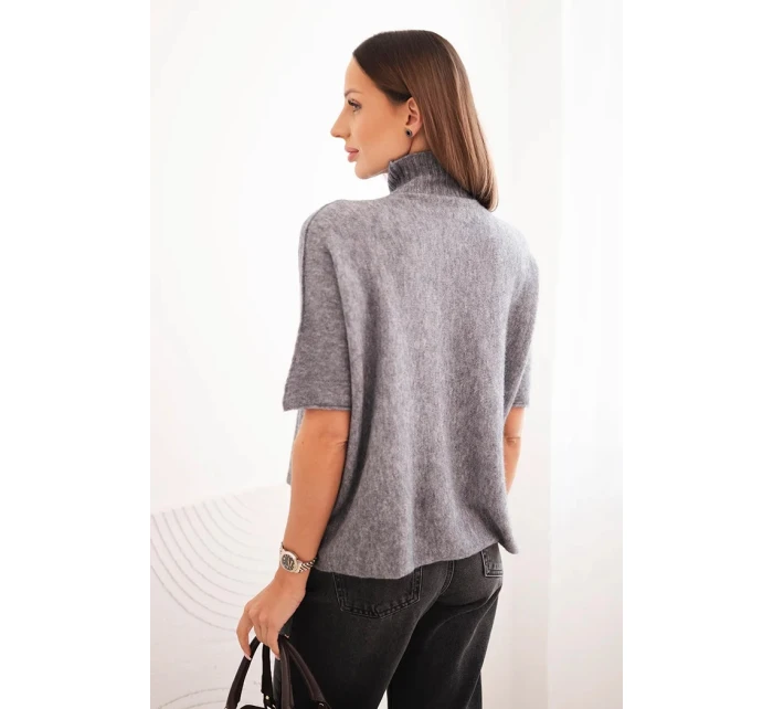 Dámský svetr s krátkým rukávem volného střihu šedý