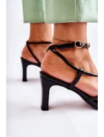 Klasické lakované sandály na podpatku černé model 21591783 - Boto Klasické lakované sandály na podpatku černé model 21591783 - Boto