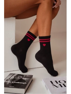 Dámské bavlněné ponožky srdce a proužky – černé