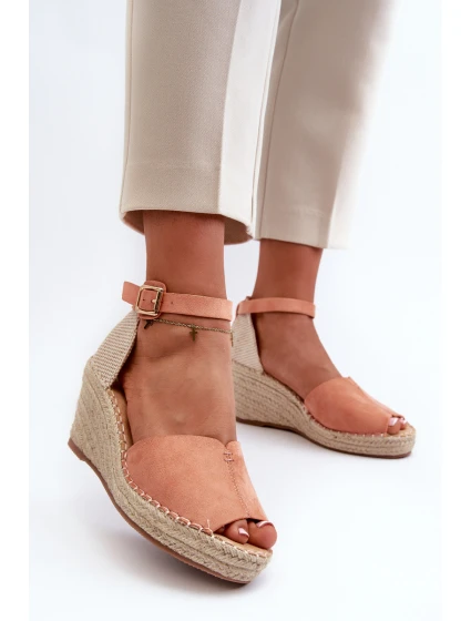 Pohodlné dámské sandály na klínu Světle růžová model 21585415 - EVENTO