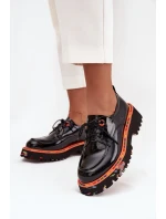 Kožené dámské lakované polobotky model 21712382 Černé - Artiker