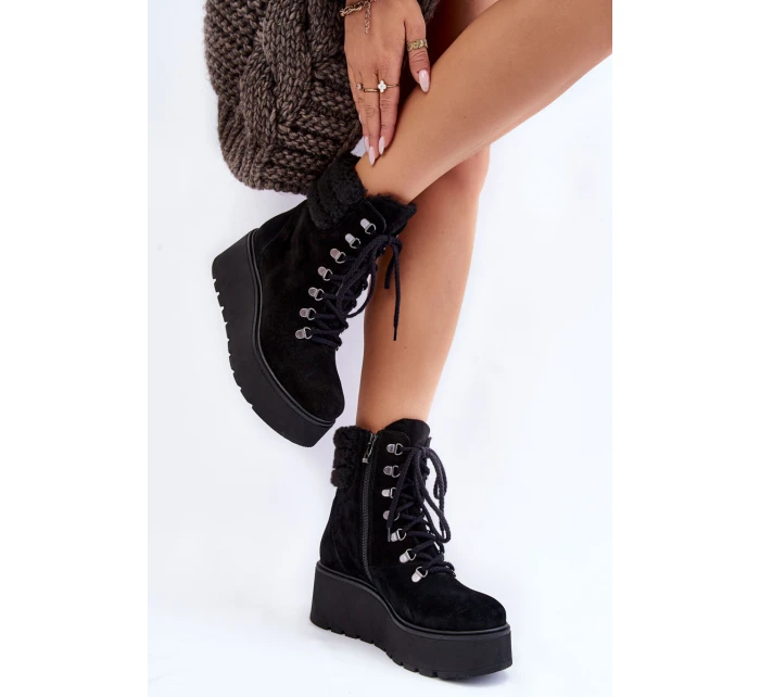Dámské semišové boty na klínku černé model 21605548 - Boto