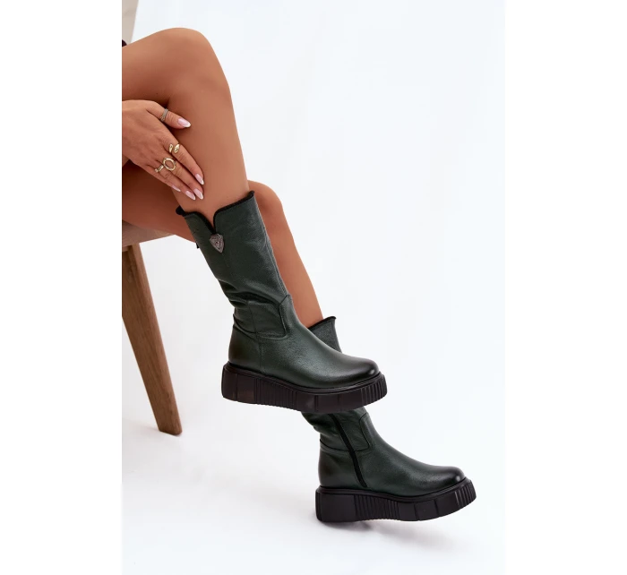 model 21772344 Kožené dámské kozačky s vlnou olivové - Zazoo