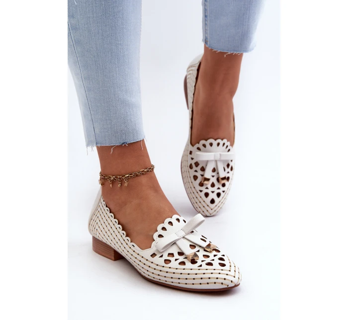 Dámské bílé lodičky s mašlí model 21658382 - Boto