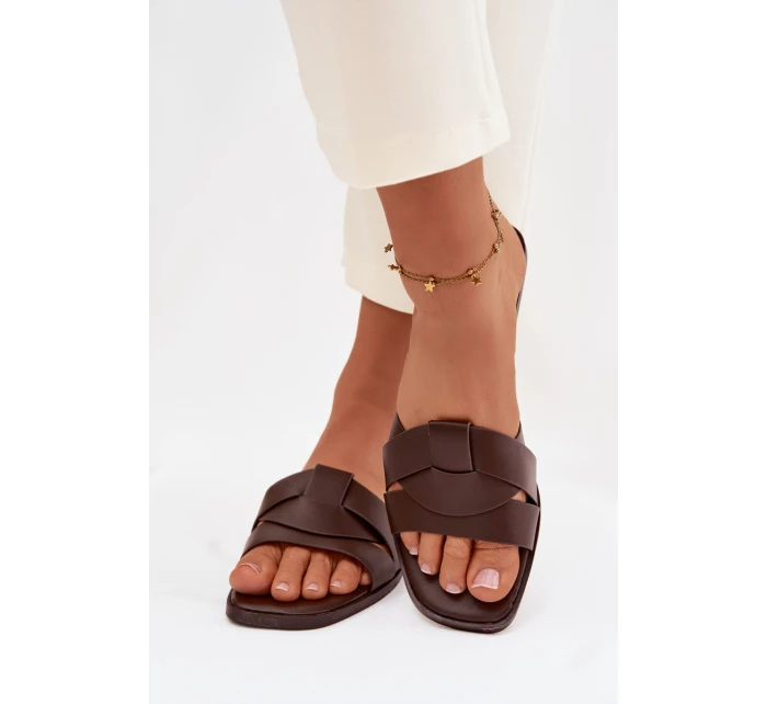 Dámské ploché pantofle s pásky Čokoládové model 21943353 - Boto