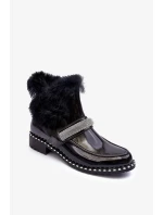 Nízké lakované kotníkové boty s kožíškem a S zdobením.Barski černá Nízké lakované kotníkové boty s kožíškem a S zdobením.Barski černá