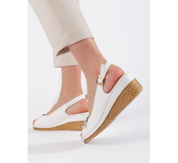 Pěkné sandály dámské bílé na klínku Pěkné sandály dámské bílé na klínku