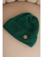 Dámská zimní čepice model 21441770 s ozdobným knoflíkem zelená - K-Fashion Dámská zimní čepice model 21441770 s ozdobným knoflíkem zelená - K-Fashion