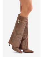 Ozdobené nazouvací kozačky na jehlovém podpatku s ohrnutým svrškem hnědé Enathlin