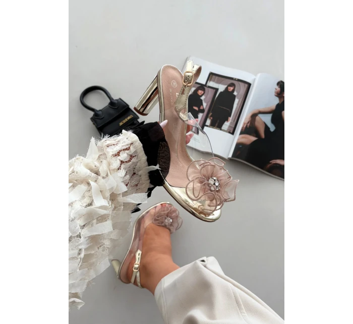 Sandály na podpatku s ozdobou a krystaly D&A MR52-236 zlaté Sandály na podpatku s ozdobou a krystaly D&A MR52-236 zlaté