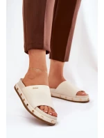 Dámské pantofle na platformě s cvočky Big Star – béžové Dámské pantofle na platformě s cvočky Big Star – béžové