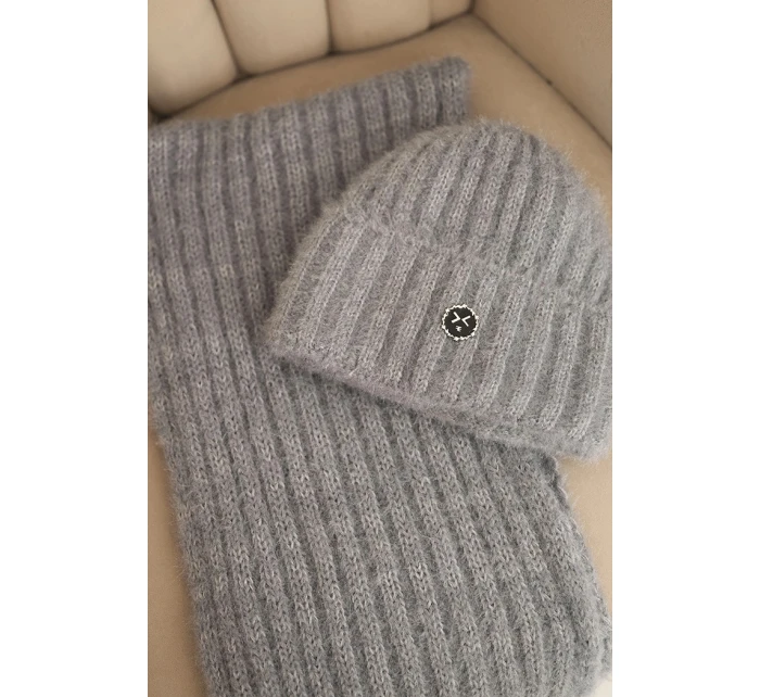 Dámský komplet čepice a model 21461072 šály z měkké příze šedý - K-Fashion