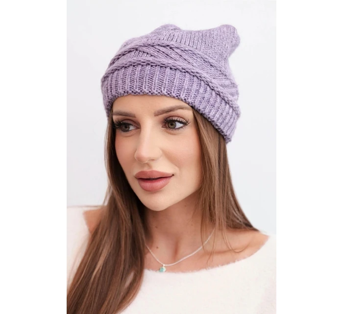 Dámská zimní čepice z vlny a s propleteným vzorem K428 fialová Dámská zimní čepice z vlny a s propleteným vzorem K428 fialová
