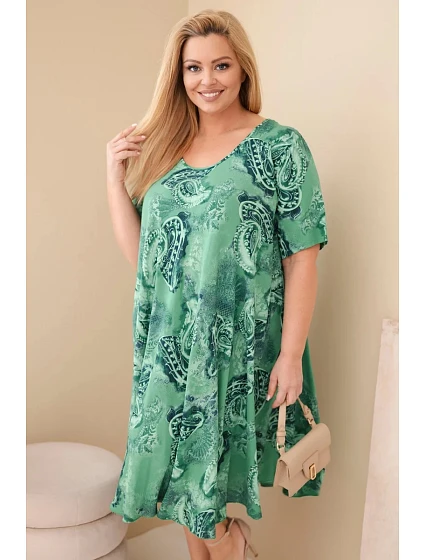 Dámské viskózové šaty Plus Size s krátkým rukávem a model 22043030 střihem zelená - K-Fashion