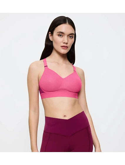 TRIACTION HYBRID LITE - Lehká sportovní podprsenka pro podporu v pohybu Triumph TRIACTION HYBRID LITE - Lehká sportovní podprsenka pro podporu v pohybu Triumph