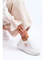 Lesklá sportovní obuv s zdobením Bíle model 21620621 - Boto Lesklá sportovní obuv s zdobením Bíle model 21620621 - Boto