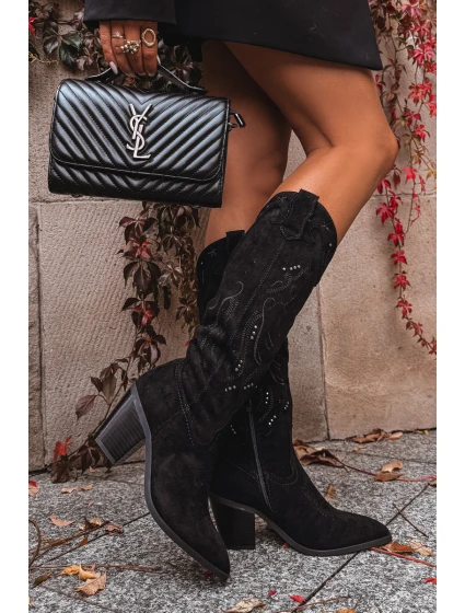 Dámské cowboy kozačky na sloupkovém podpatku z eko semiše Coretta – černé Dámské cowboy kozačky na sloupkovém podpatku z eko semiše Coretta – černé