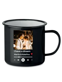 Plecháček s vlastním odkazem na oblíbenou písničku