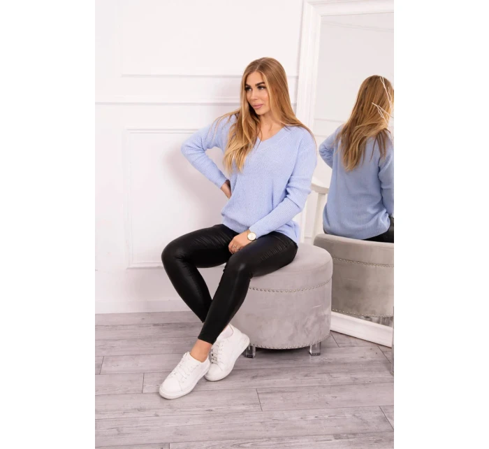 Svetr s výstřihem do V modrý