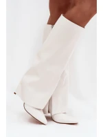 Zateplené kozačky na jehlovém podpatku s ohrnutým svrškem bílé model 21704872 - Boto Zateplené kozačky na jehlovém podpatku s ohrnutým svrškem bílé model 21704872 - Boto