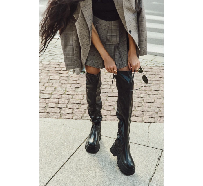 Dámské kozačky nad kolena na masivní platformě Erisna – černé