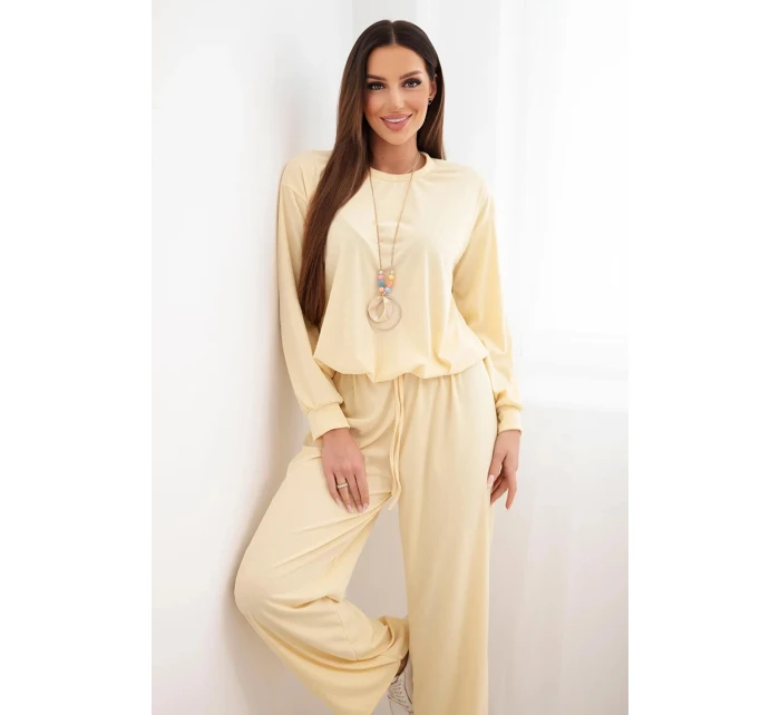 Dámský komplet viskózová mikina s přívěskem a široké kalhoty žlutý
