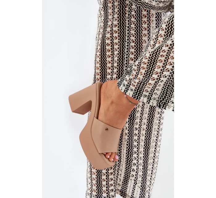 Dámské Sandały Z Eko Kůže Na Podpatku A Platformě Khaki model 21688928 - Boto Dámské Sandały Z Eko Kůže Na Podpatku A Platformě Khaki model 21688928 - Boto