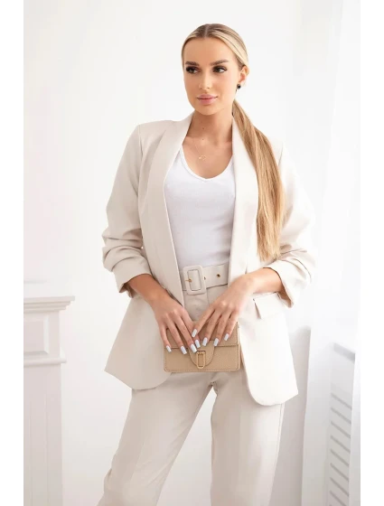 Elegantní souprava saka a kalhot světle béžové barvy Elegantní souprava saka a kalhot světle béžové barvy