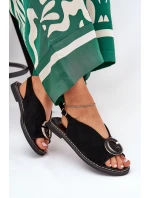 Elegantní Dámské Sandály S Zlatou Ozdobou Na Plochém Podpatku Černé S.Barski model 21685679 - Boto Elegantní Dámské Sandály S Zlatou Ozdobou Na Plochém Podpatku Černé S.Barski model 21685679 - Boto