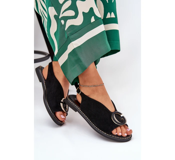 Elegantní Dámské Sandály S Zlatou Ozdobou Na Plochém Podpatku Černé S.Barski model 21685679 - Boto Elegantní Dámské Sandály S Zlatou Ozdobou Na Plochém Podpatku Černé S.Barski model 21685679 - Boto