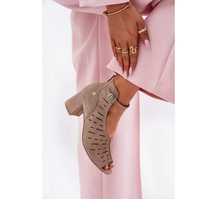 Dámské Semišové Boty Na Podpatku Maciejka Tmavě Béžové 06893-10 Dámské Semišové Boty Na Podpatku Maciejka Tmavě Béžové 06893-10