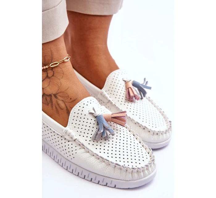 Dámské prolamované kožené mokasíny Bílé model 21618157 - EVENTO Dámské prolamované kožené mokasíny Bílé model 21618157 - EVENTO