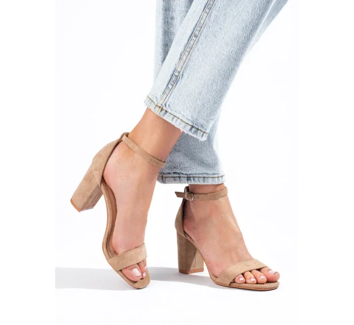 Trendy hnědé dámské sandály na širokém podpatku Trendy hnědé dámské sandály na širokém podpatku