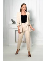 Elegantní souprava saka a kalhot tmavě béžové barvy Elegantní souprava saka a kalhot tmavě béžové barvy