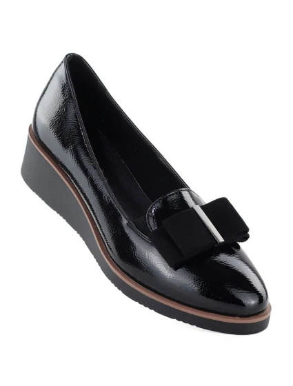 Dámské vysoké lakované polobotky černé model 22015121 - VINCEZA Dámské vysoké lakované polobotky černé model 22015121 - VINCEZA