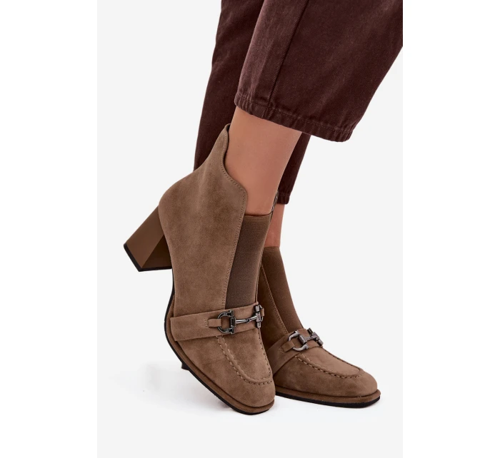 Dámské kotníkové boty z přírodního semiše na podpatek Artiker 57C0221 béžové