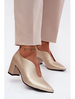 Kožené dámské lodičky na podpatku model 22125761 Zlato - Maciejka