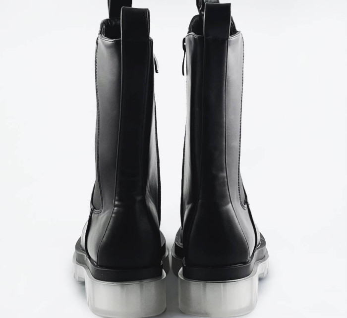 Černé boty s transparentní podrážkou (OM717)
