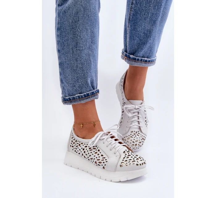 Dámská kožená polobotka s ažurovým vzorem model 21646208 Světle šedá - Zazoo