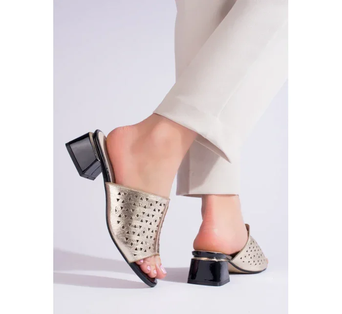 Stylové nazouváky zlaté dámské na širokém podpatku Stylové nazouváky zlaté dámské na širokém podpatku