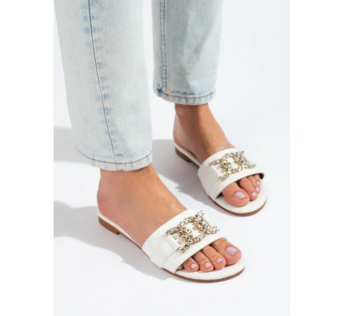 Módní bílé nazouváky dámské bez podpatku Módní bílé nazouváky dámské bez podpatku